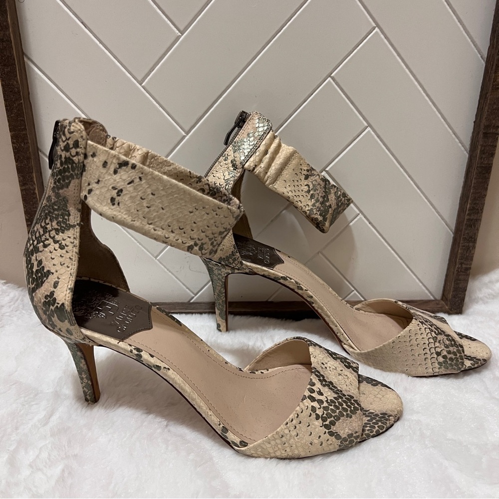 Vince Camuto Leather heels